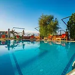 Prenses Sealine מלון 4*